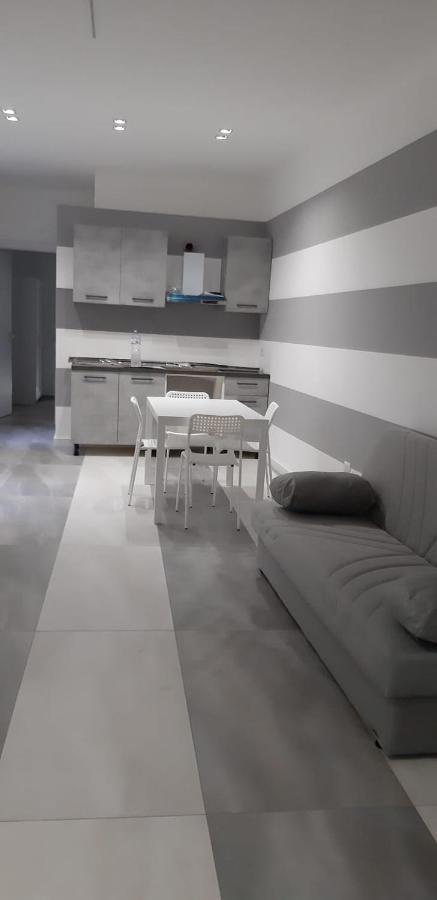 Homedil Palermo Bagian luar foto